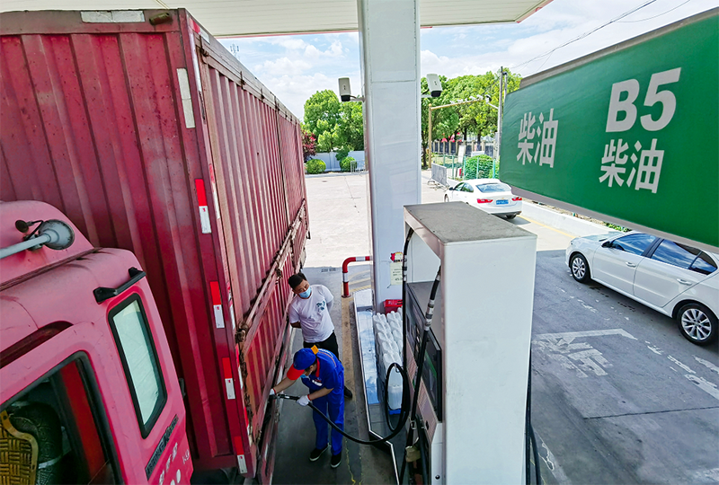 
2017年10月  中器生物柴油產(chǎn)品正式在中石化上海加油站啟動(dòng)銷售，餐廚廢油脂一體化運(yùn)營體系真正閉環(huán)